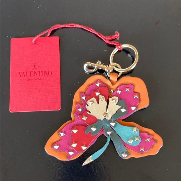 Valentino Rockstud Flower leather keychain charm - Picture 2 of 8